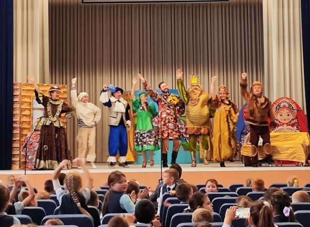 Группа «Калейдоскоп» выступила для школьников Бессоновки